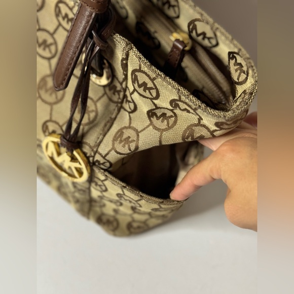 MICHAEL MICHAEL KORS Logo Leather-Trimmed Tote - Picture 4 of 16